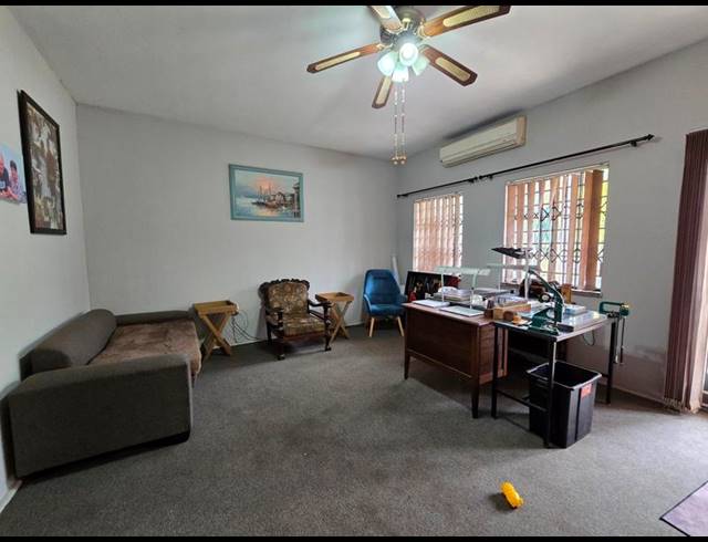 2 BEDROOM TOWNHOUSE FOR SALE IN THREE RIVERS PROPER